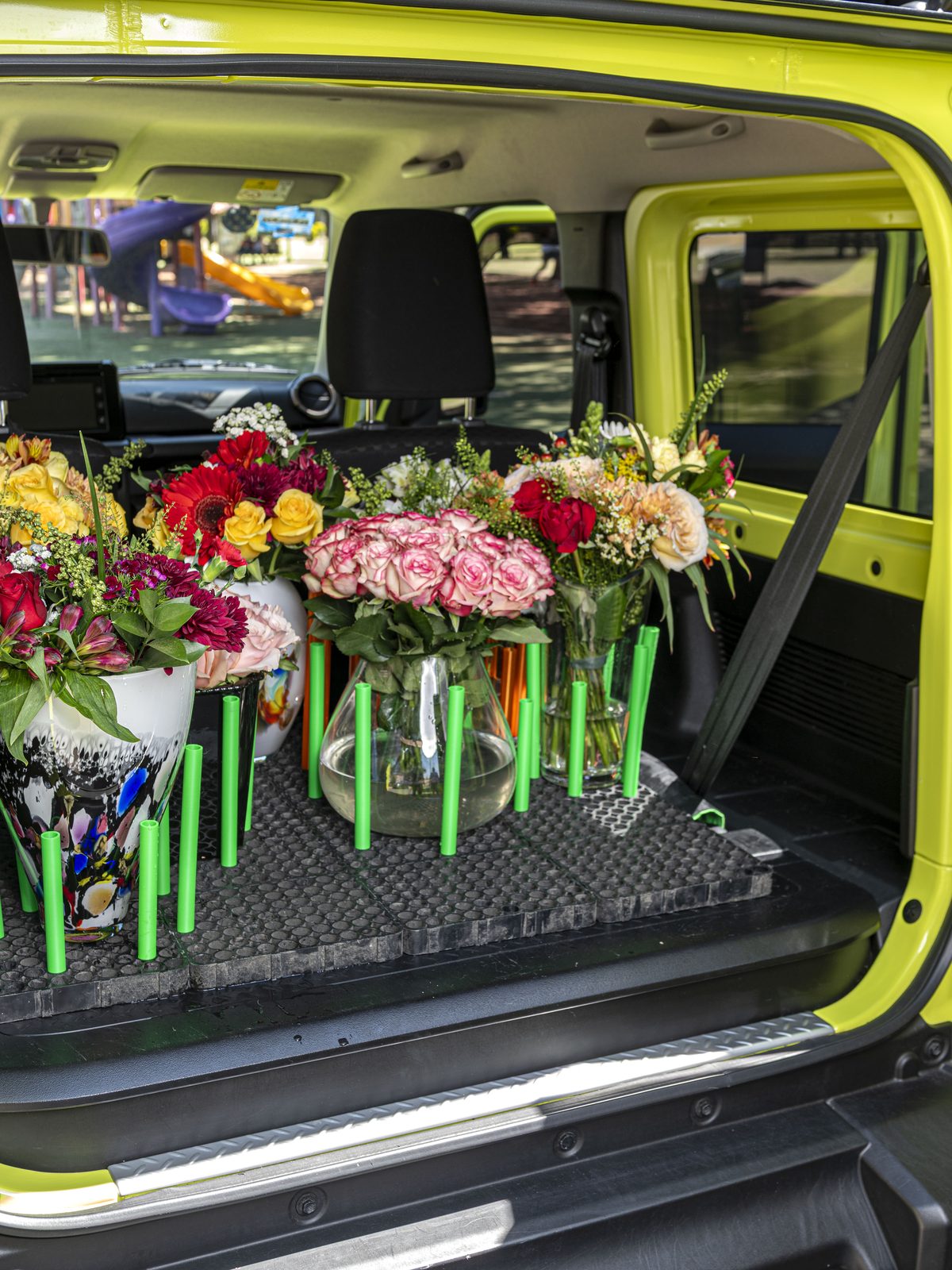 Cómo transportar arreglos florales sin que lleguen dañados: la guía definitiva